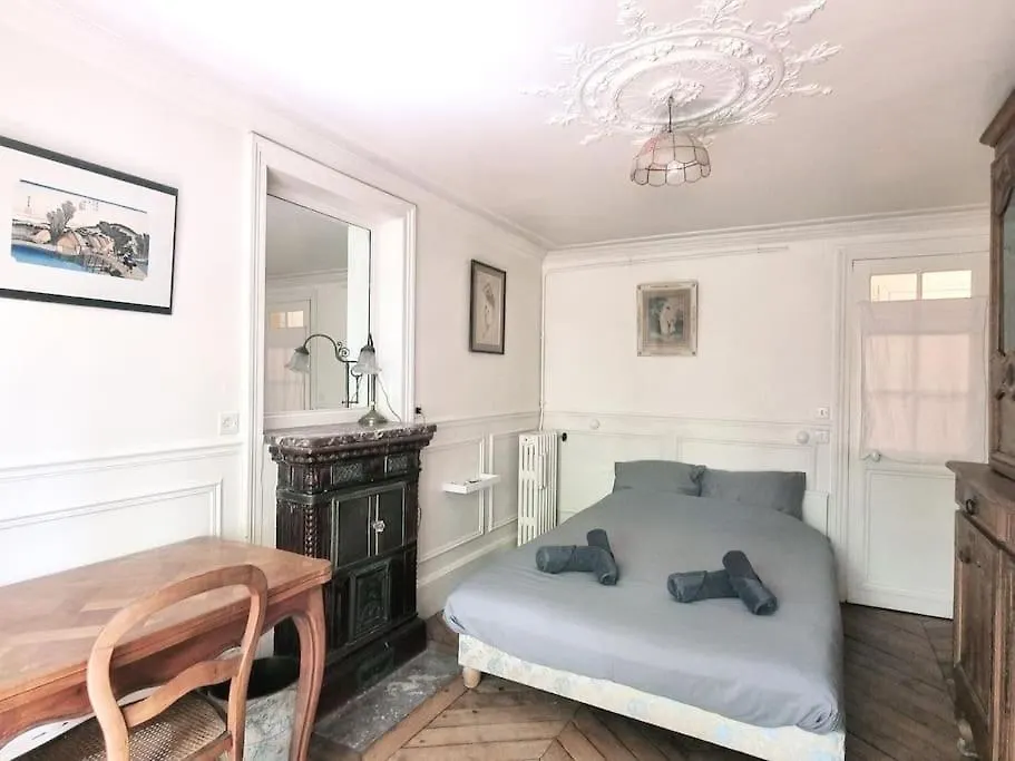 Ferienwohnung Paris Montmartre 6 Personnes Apartment