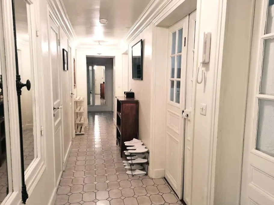 Ferienwohnung Paris Montmartre 6 Personnes