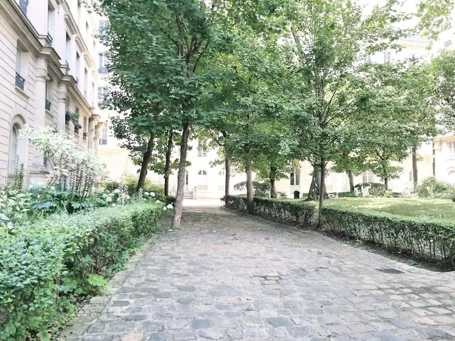 Ferienwohnung Paris Montmartre 6 Personnes Apartment